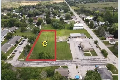 1039 N Linden St, Cleveland, WI 53015 - Photo 3