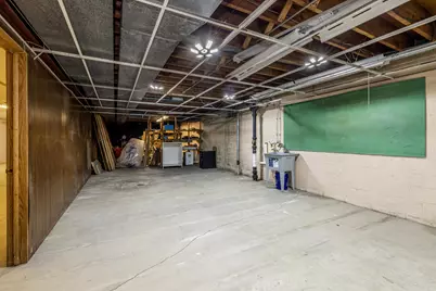 2414 N Farwell Ave #2, 5, Milwaukee, WI 53211 - Photo 25