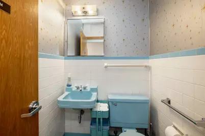 2414 N Farwell Ave #2, 5, Milwaukee, WI 53211 - Photo 11