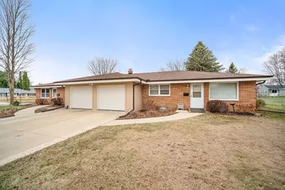 734  Judith Ct, West Bend, WI 53095 - Photo 1