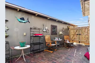 4220  Memorial Dr, Two Rivers, WI 54241 - Photo 7