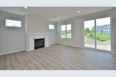 6026  Maxwell Ct, Racine, WI 53402 - Photo 9