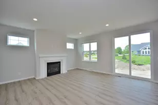 6026 Maxwell Ct, Racine, WI 53402 - Photo 9