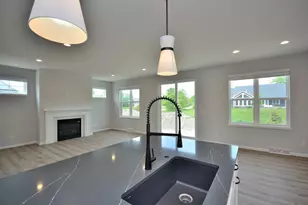 6026 Maxwell Ct, Racine, WI 53402 - Photo 15