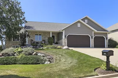 329 S Stone Ridge Dr, Lake Geneva, WI 53147 - Photo 1