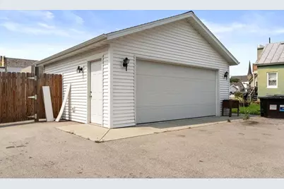 702  Buffalo St, Manitowoc, WI 54220 - Photo 5