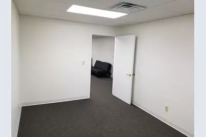 15850 W Bluemound Rd #40, Brookfield, WI 53005 - Photo 5