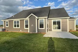 497 Limestone Ln, Slinger, WI 53086 - Photo 5