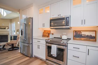 1063  Anchor Ave, West Bend, WI 53095 - Photo 7