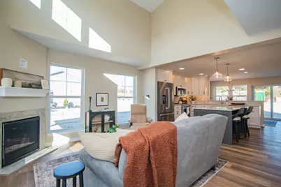 1063  Anchor Ave, West Bend, WI 53095 - Photo 3