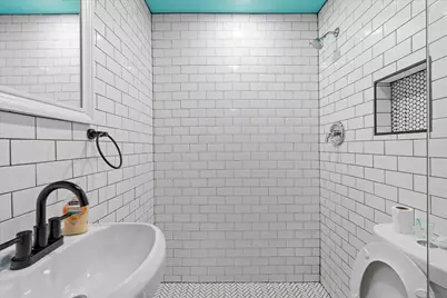 2734 N Maryland Ave, Milwaukee, WI 53211 - Photo 11