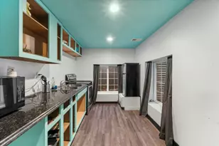 2734 N Maryland Ave, Milwaukee, WI 53211 - Photo 15