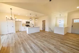 102 Chestnut Ct, Theresa, WI 53091 - Photo 5