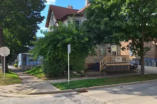 1753 N Marshall St, Milwaukee, WI 53202 - Photo 23