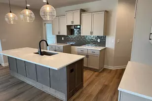 880 S Verona Cir, Grafton, WI 53024 - Photo 3