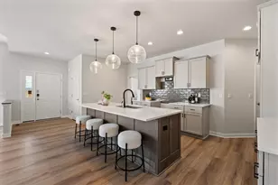 880 S Verona Cir, Grafton, WI 53024 - Photo 5