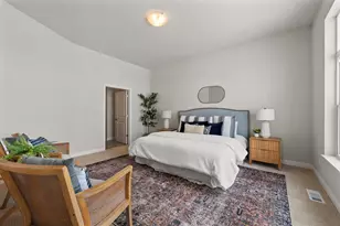 880 S Verona Cir, Grafton, WI 53024 - Photo 15