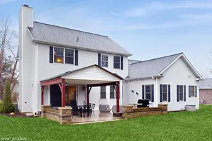 425 Maple Ln, Williams Bay, WI 53191 - Photo 3