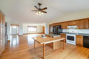 34506 Pleasant Point Dr, Homer, MN 55987 - Photo 23