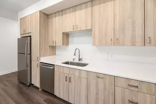 1818 W Mildenhall Dr, Oak Creek, WI 53154 - Photo 11