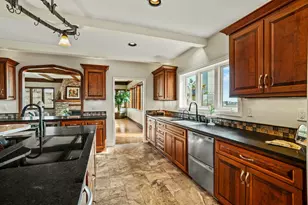 320 E Buffalo St, Milwaukee, WI 53202 - Photo 15