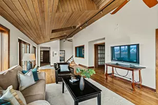 320 E Buffalo St, Milwaukee, WI 53202 - Photo 11