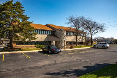 1055  Prairie Dr #East Upper, Racine, WI 53406 - Photo 1