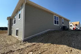 456 Sandstone St, Slinger, WI 53086 - Photo 5