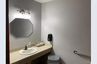 11225 W Bluemound Rd, Wauwatosa, WI 53226 - Photo 15