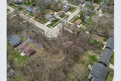 2149  Briar Dr #300, West Bend, WI 53090 - Photo 9