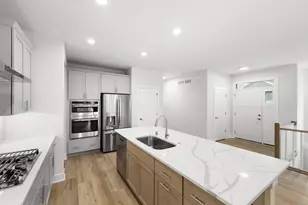 N28W25285 Parkway Ridge Circle, Pewaukee, WI 53072 - Photo 13