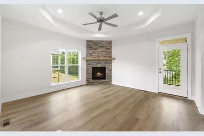 N28W25285  Parkway Ridge Cir #-C Bldg 14 Unit 49, Pewaukee, WI 53072 - Photo 19