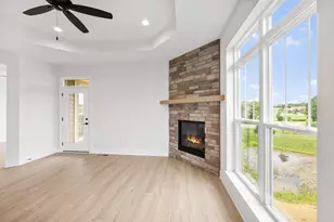 N28W25285 Madeline Blvd, Pewaukee, WI 53072 - Photo 17