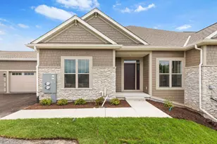 N28W25285 Madeline Blvd, Pewaukee, WI 53072 - Photo 3