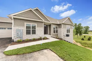 N28W25285 Madeline Blvd, Pewaukee, WI 53072 - Photo 1