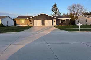 1933 Kellner St, Manitowoc, WI 54220 - Photo 11