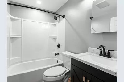 1933  Kellner St #1935, Manitowoc, WI 54220 - Photo 5