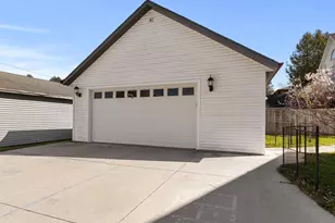 2409 Washington St, Two Rivers, WI 54241 - Photo 3