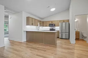 117 Eiche Dr, Slinger, WI 53086 - Photo 9