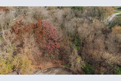 15555  Esser Ct, Brookfield, WI 53005 - Photo 9