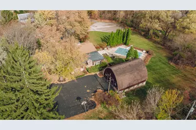 15555  Esser Ct, Brookfield, WI 53005 - Photo 7