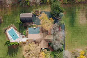 15555 Esser Ct, Brookfield, WI 53005 - Photo 3