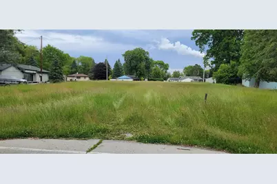 10568 S Alton Rd, Oak Creek, WI 53154 - Photo 1