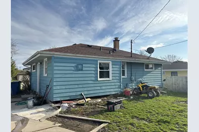 8210 W Winfield Ave, Milwaukee, WI 53218 - Photo 7