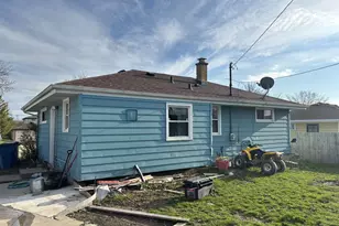 8210 W Winfield Ave, Milwaukee, WI 53218 - Photo 7