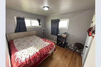 8210 W Winfield Ave, Milwaukee, WI 53218 - Photo 13