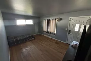 8210 W Winfield Ave, Milwaukee, WI 53218 - Photo 19