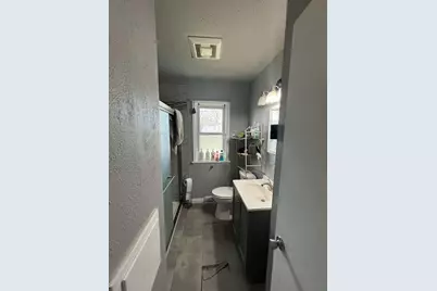 8210 W Winfield Ave, Milwaukee, WI 53218 - Photo 17
