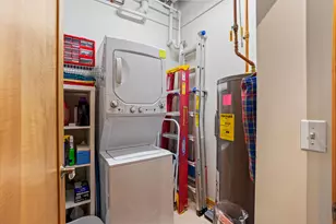 1325 N Van Buren St, Milwaukee, WI 53202 - Photo 23