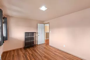 8915 W Becher St, West Allis, WI 53227 - Photo 9